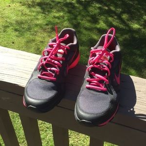 BLACK FRIDAY! NWT NIKE Dual Fusion shoes!